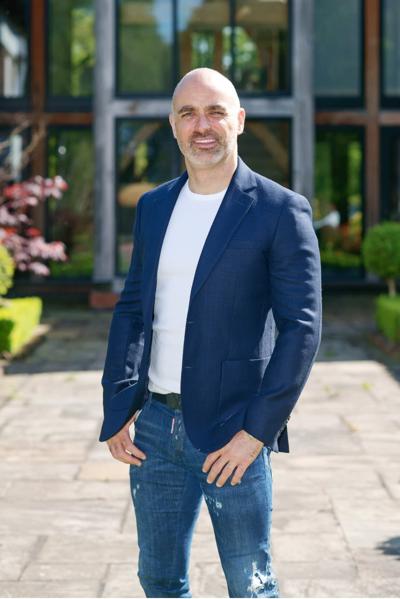 Oliver Cookson, photo 1