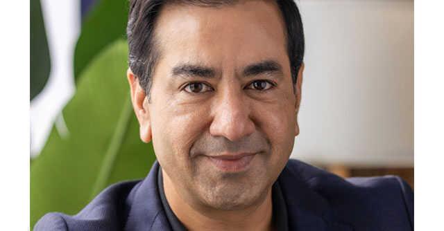 Ricky Kapur, photo 1