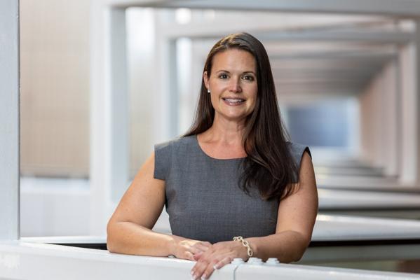 Elizabeth Hess, photo 1