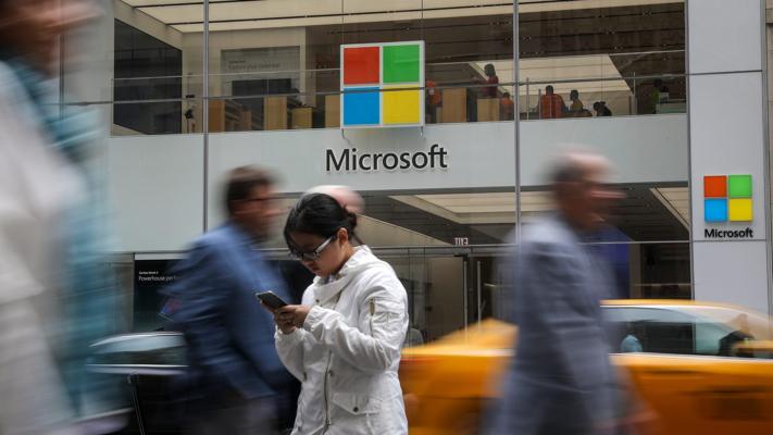 Tobin Burgess, photo 1