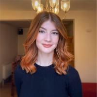 Caitlin Davies, photo 1