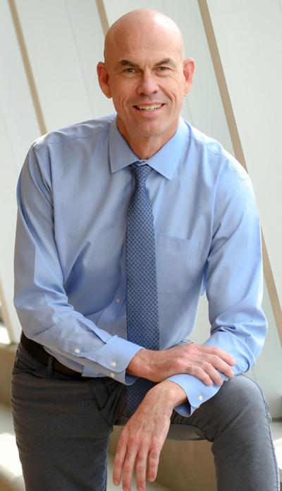 Gordon McNeill, photo 1