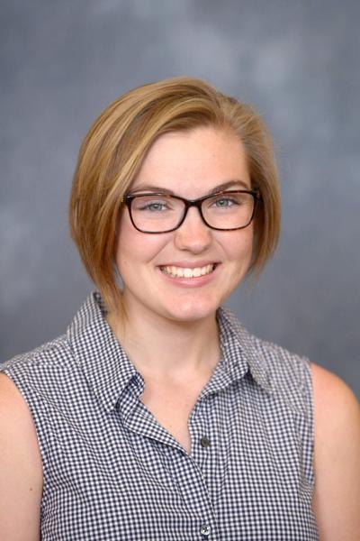 🌿 Liz Wilkes, photo 1