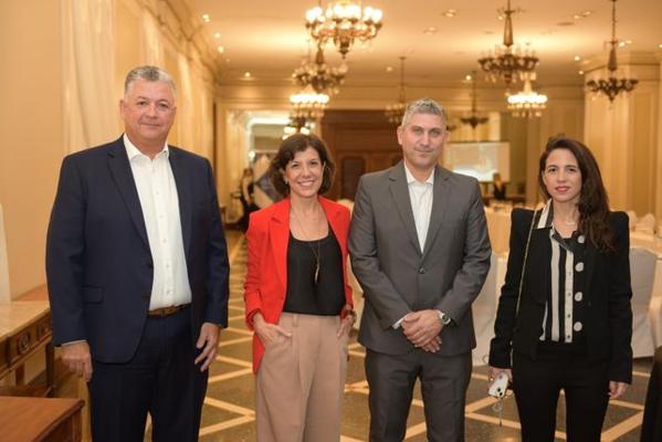 Gustavo Armendariz, photo 1