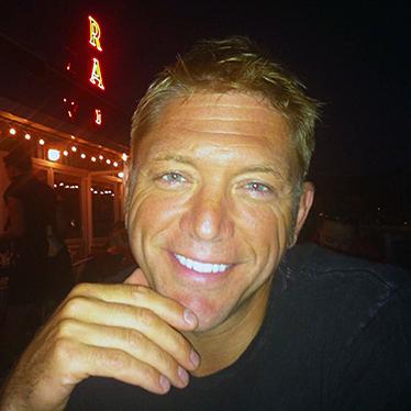 Darin Dewell, photo 1