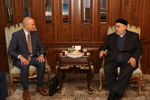 Miles Hansen, photo 1