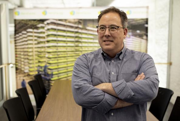 Marc Oshima, photo 1