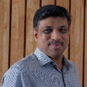 John Santhosh, photo 1