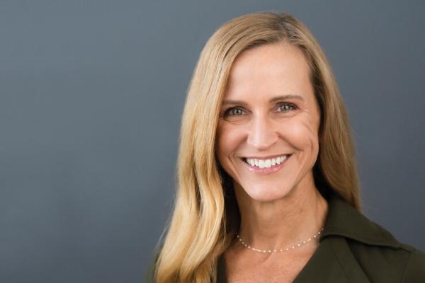 Debra Lavell, photo 1