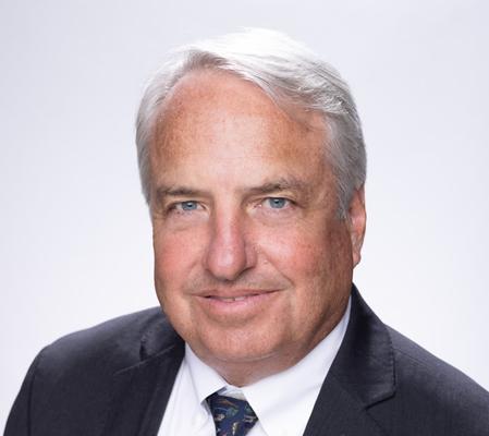 Roger Tucker, photo 1