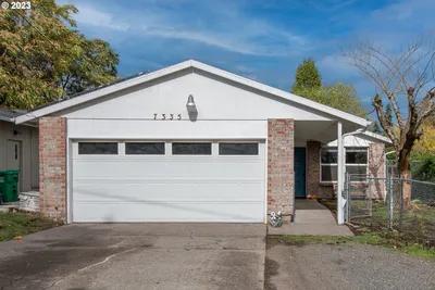 Chrissy Hanson, photo 1