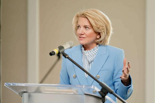 Tracie Davidson, photo 1