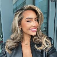 Chloe Baker, photo 2