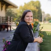 Amber Jones, photo 1