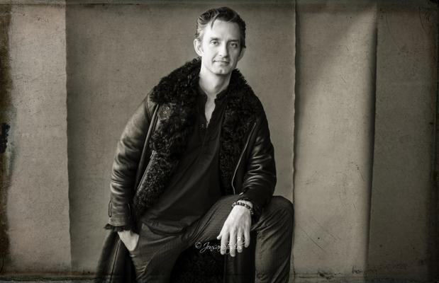 Timothy Phillips, photo 2