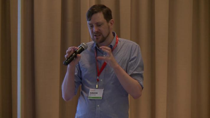 Simon Woodside, photo 2