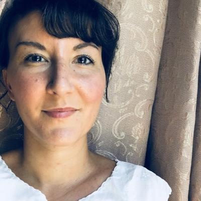 Julia Dawson, photo 1