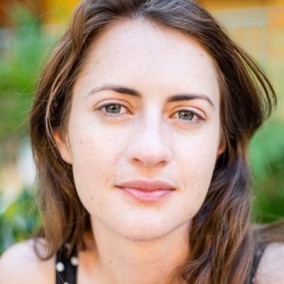 Ellie Young, photo 1