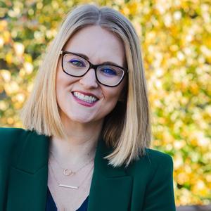 Caitlin Lacey, photo 2