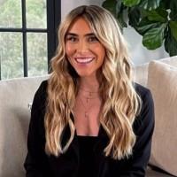 Krista Perry, photo 1