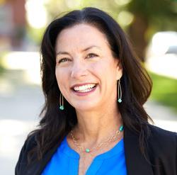 Rebecca Mitchell, photo 2