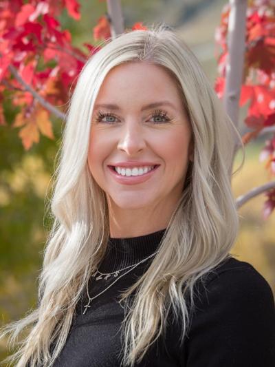 Sarah Saunders, photo 1