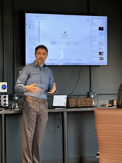 Aric Mitchell, photo 1