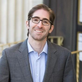 Gregory Bronson, photo 1