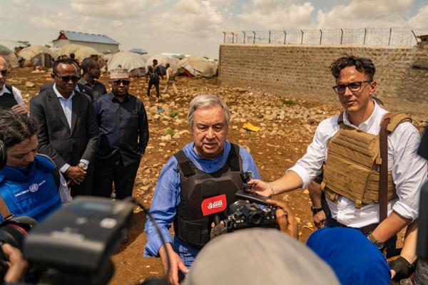 Ari Gaitanis, photo 2