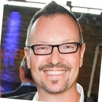 Simon Williams, photo 1