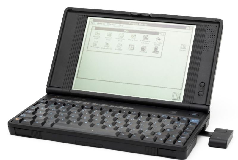 Does anyone remember these types of laptops ?
This is an HP Omnibook - it has just about 2MB of ram