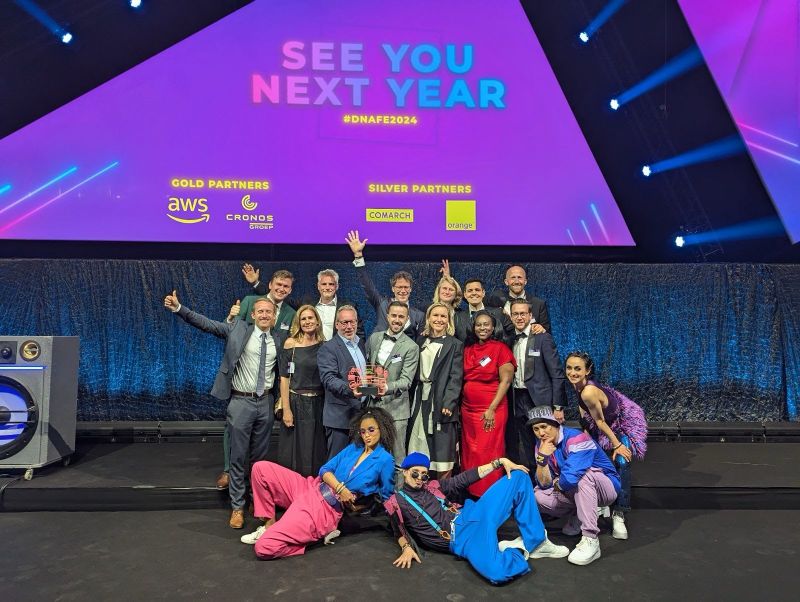 I am not much of a LinkedIn guy, but this is pretty cool.
Google Cloud wins the Cloud & IT Infras